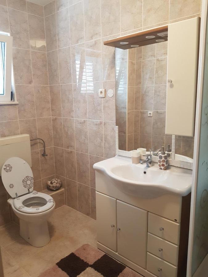 Apartment Lea Slatine Bagian luar foto